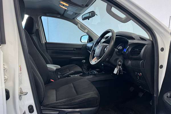 2016 Toyota Hilux SR GUN126R 4X4