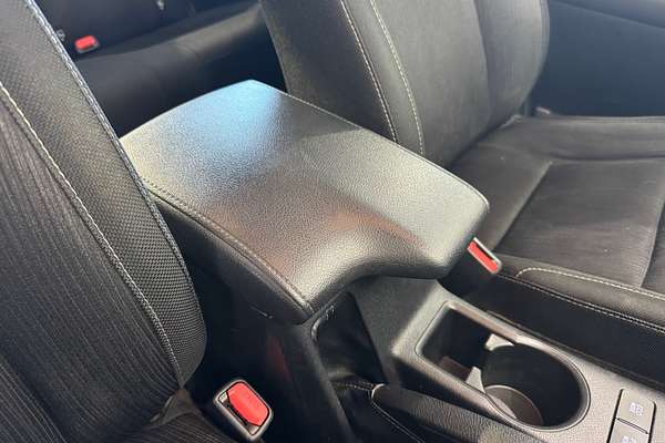 2016 Toyota Hilux SR GUN126R 4X4