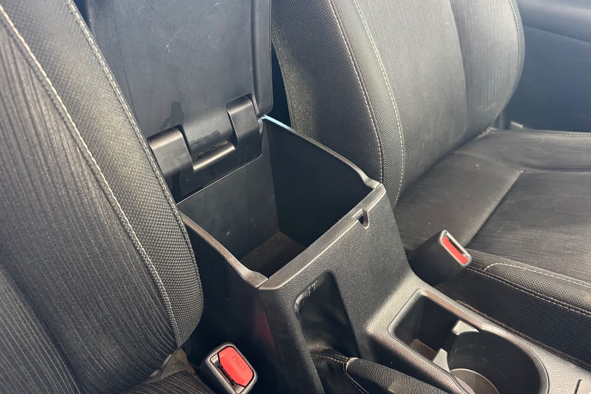 2016 Toyota Hilux SR GUN126R 4X4
