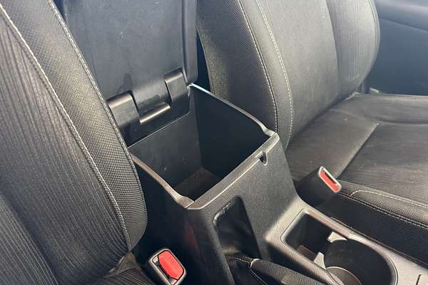 2016 Toyota Hilux SR GUN126R 4X4
