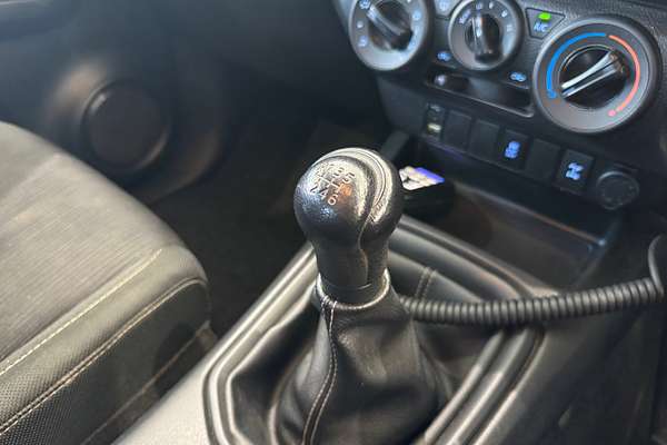 2016 Toyota Hilux SR GUN126R 4X4
