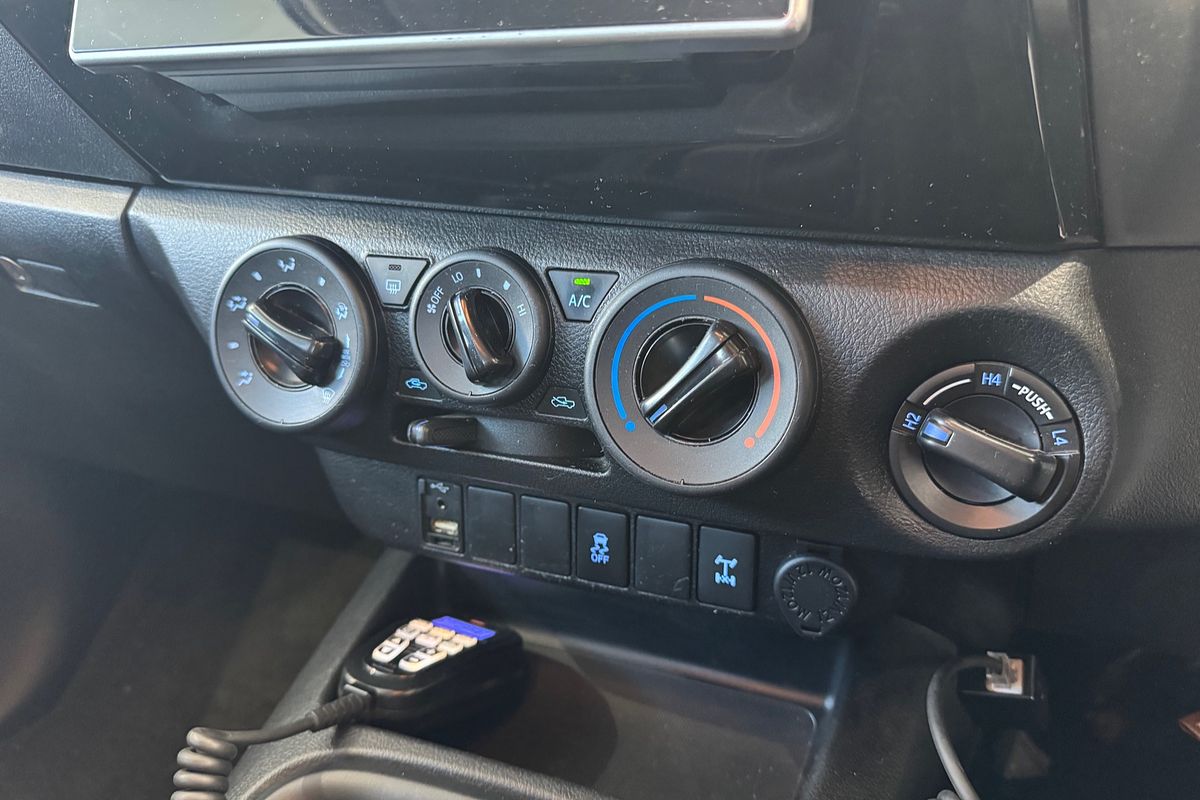 2016 Toyota Hilux SR GUN126R 4X4