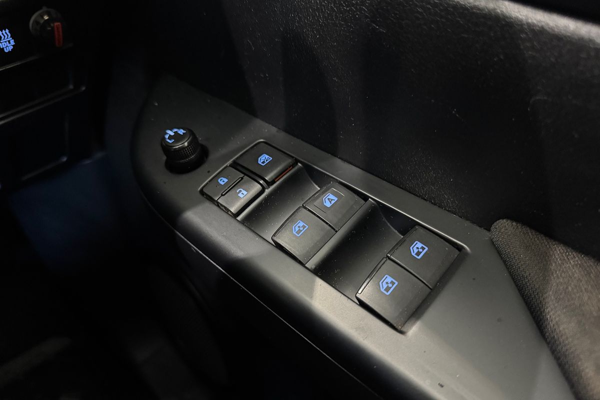 2016 Toyota Hilux SR GUN126R 4X4