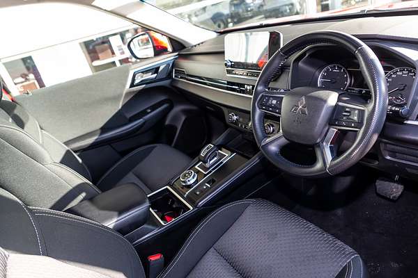 2022 Mitsubishi Outlander LS ZM
