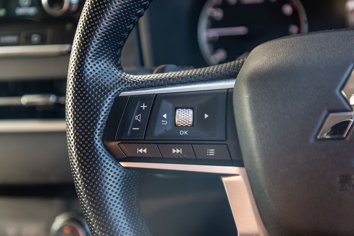 2022 Mitsubishi Outlander LS ZM