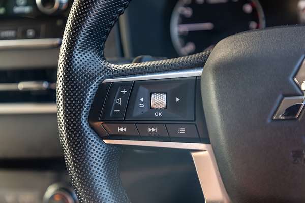 2022 Mitsubishi Outlander LS ZM