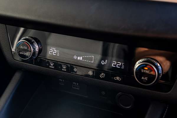 2022 Mitsubishi Outlander LS ZM