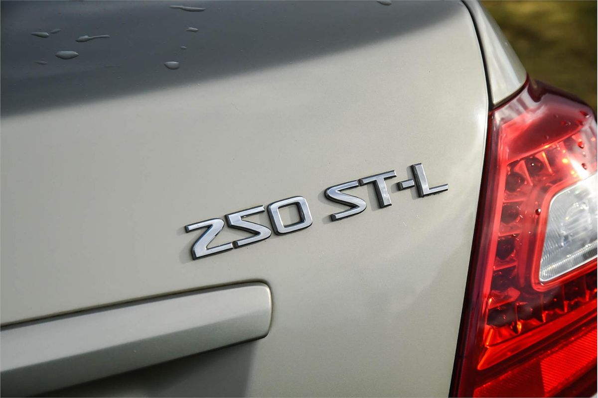 2011 Nissan Maxima 250 ST-L J32