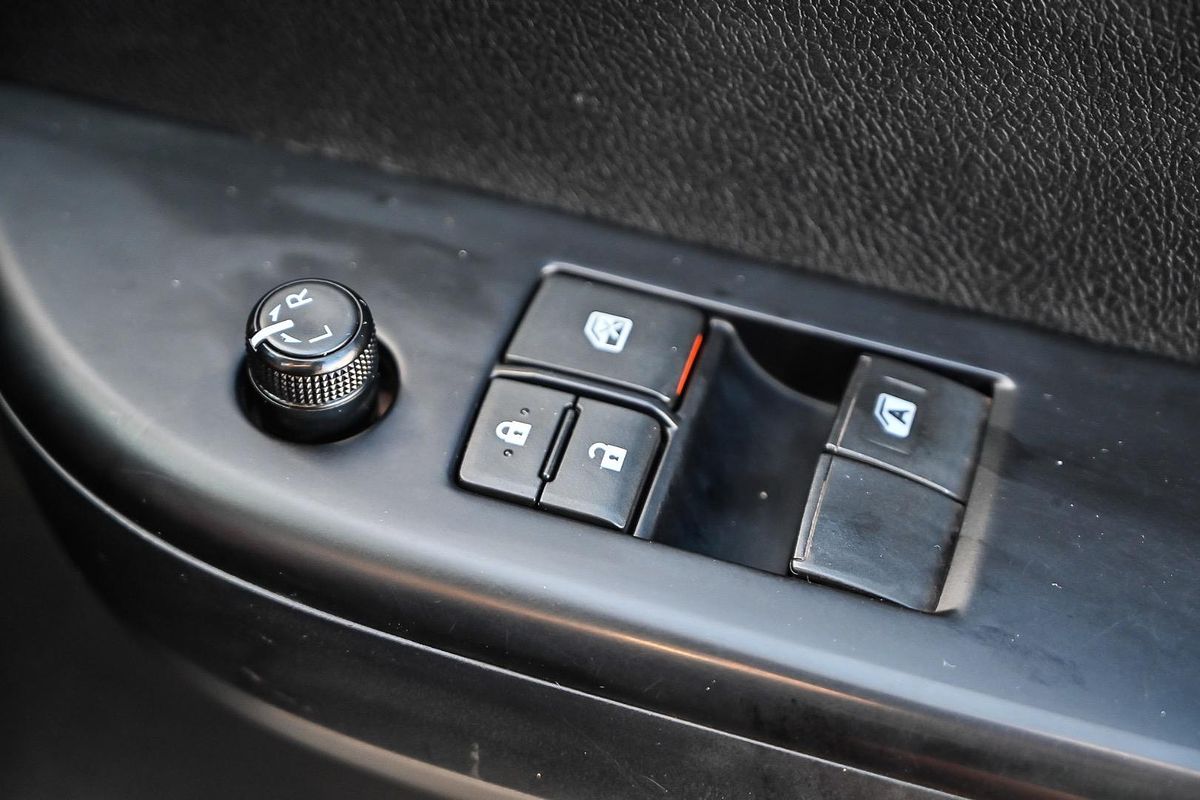 2018 Toyota Hilux SR GUN126R 4X4