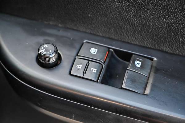 2018 Toyota Hilux SR GUN126R 4X4