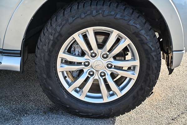 2017 Mitsubishi Pajero Exceed NX
