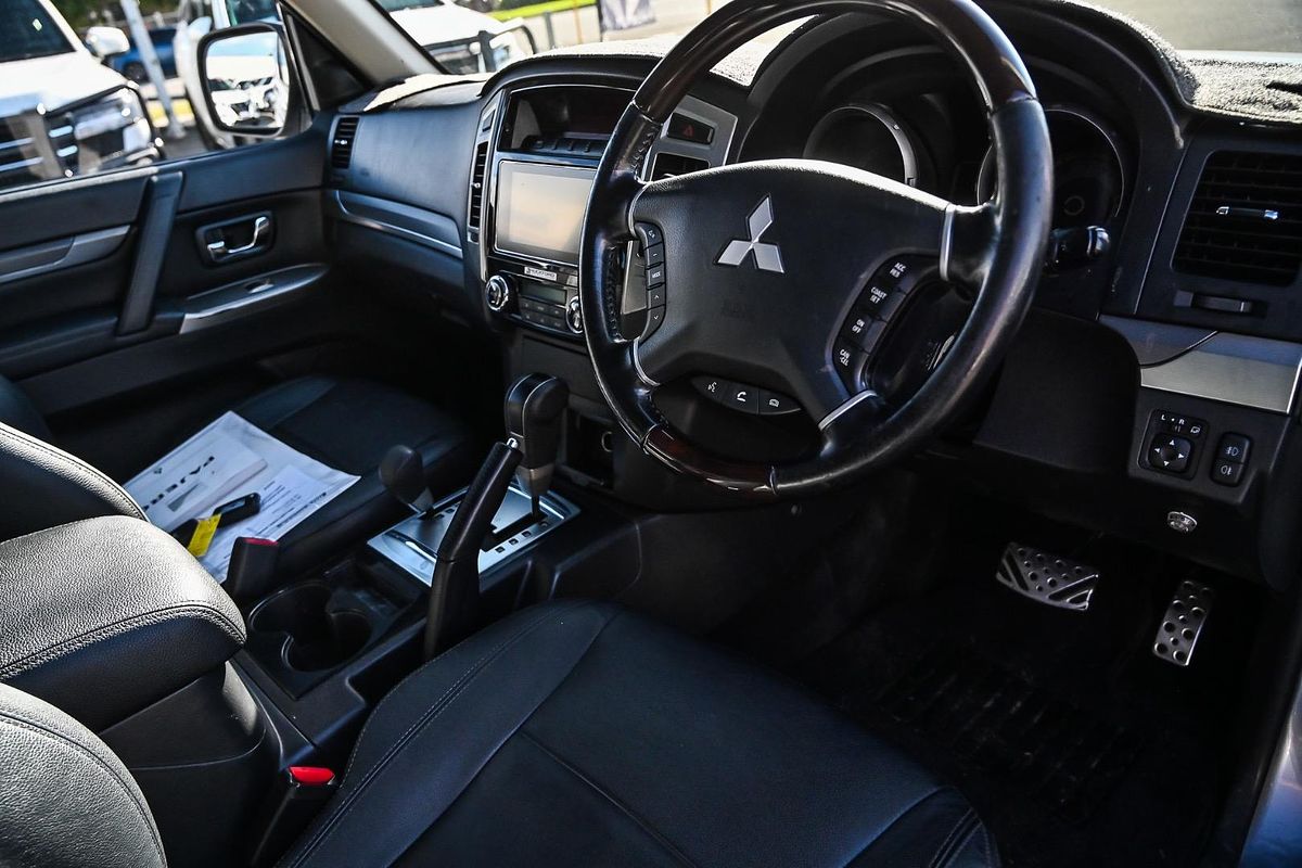 2017 Mitsubishi Pajero Exceed NX