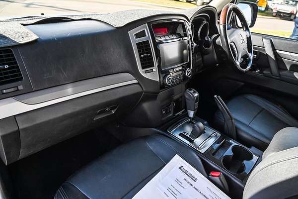 2017 Mitsubishi Pajero Exceed NX