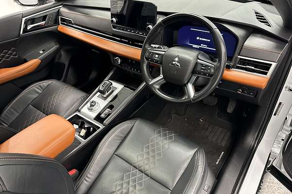 2022 Mitsubishi Outlander Exceed Tourer ZM