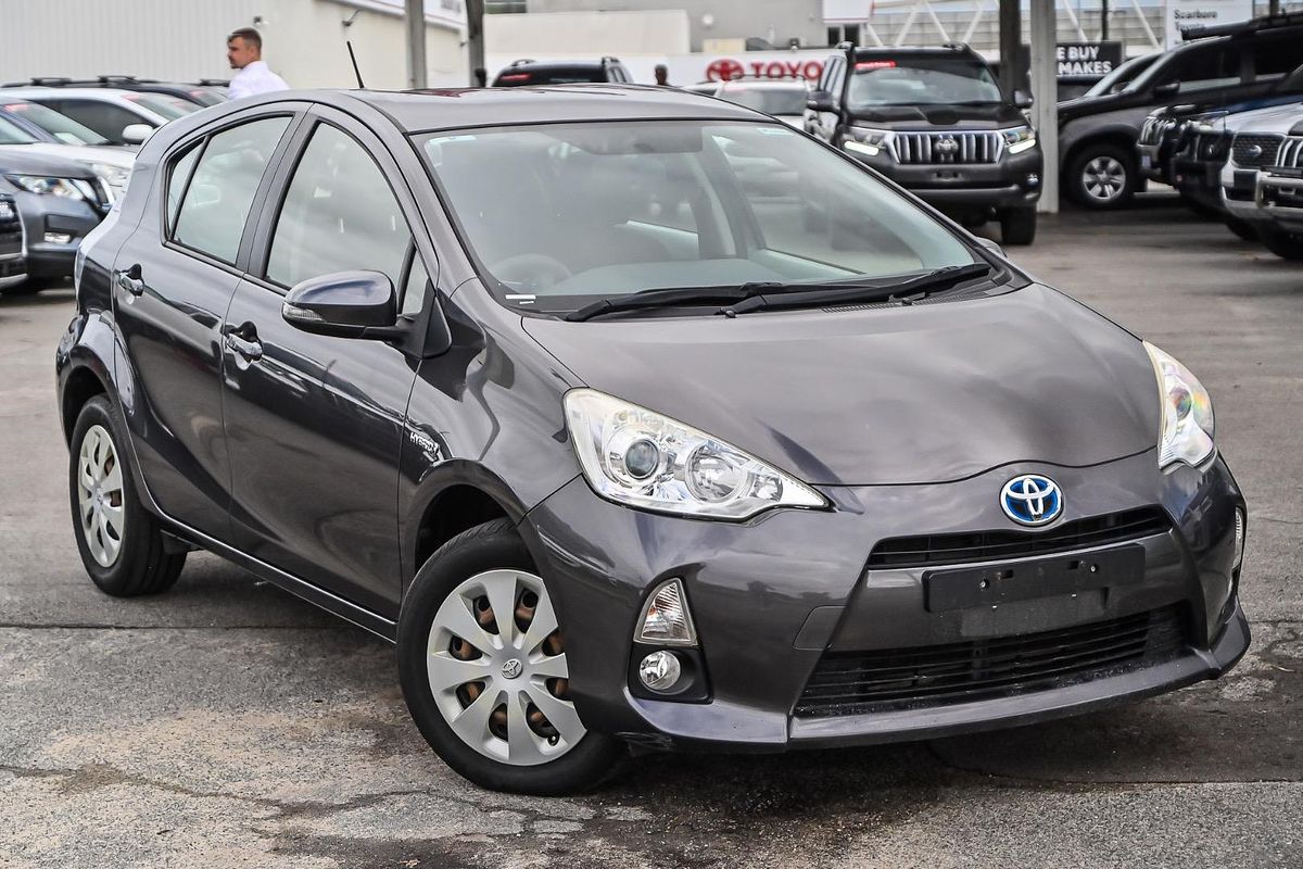 2013 Toyota Prius C NHP10R