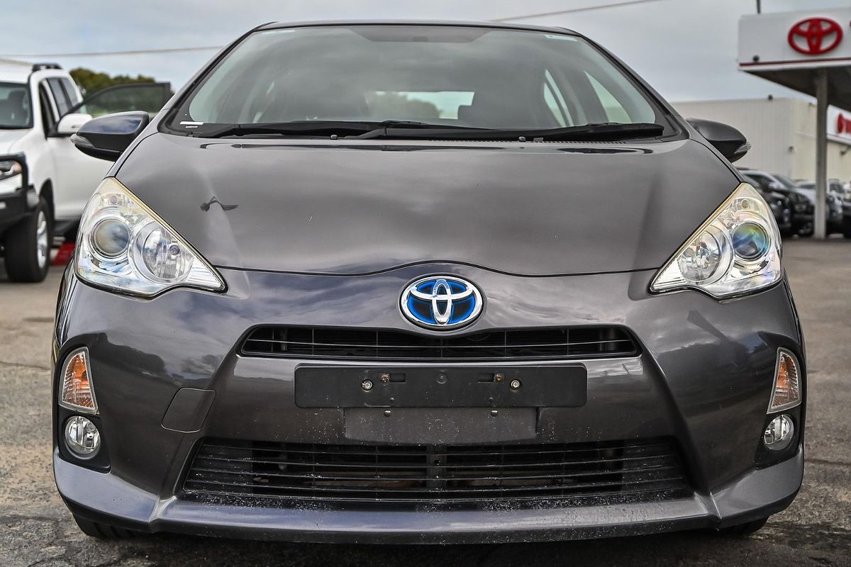 2013 Toyota Prius C NHP10R