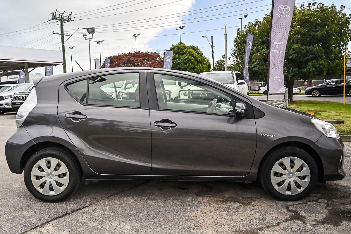 2013 Toyota Prius C NHP10R