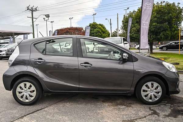 2013 Toyota Prius C NHP10R