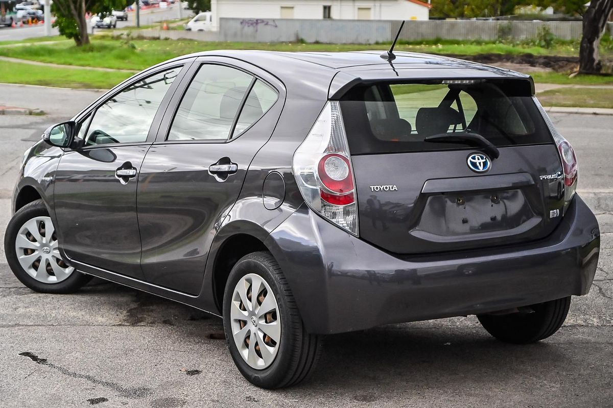 2013 Toyota Prius C NHP10R