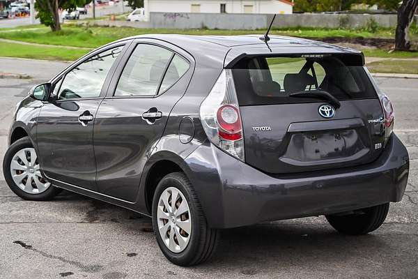 2013 Toyota Prius C NHP10R