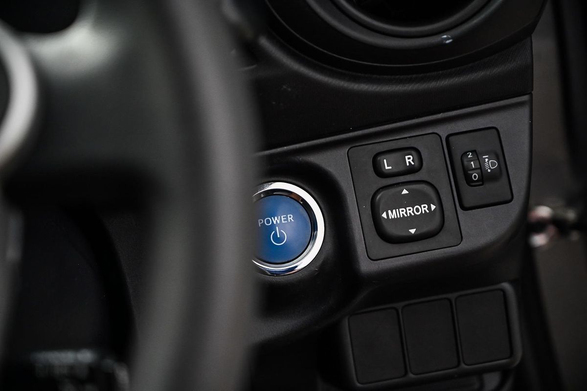 2013 Toyota Prius C NHP10R