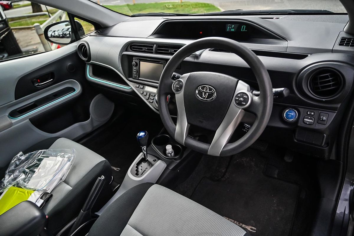 2013 Toyota Prius C NHP10R