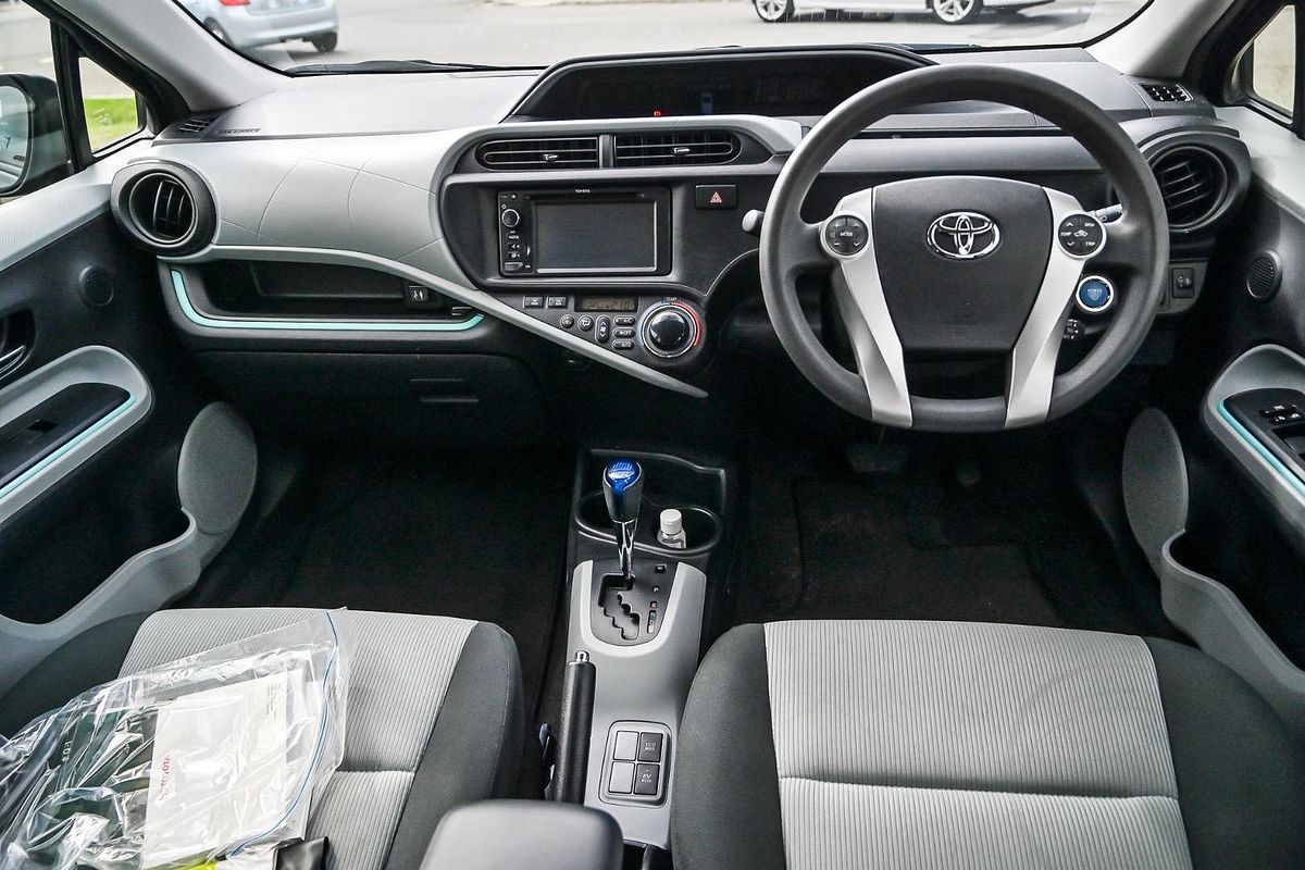 2013 Toyota Prius C NHP10R