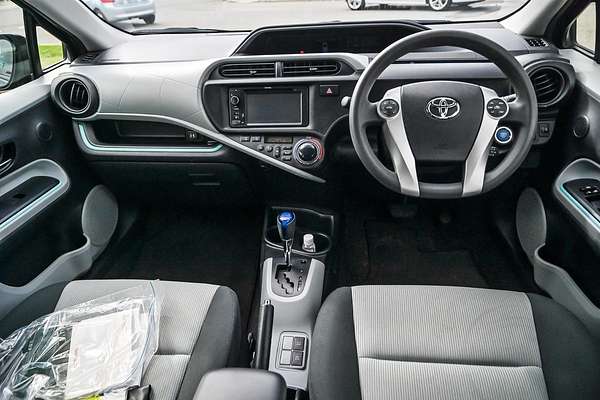 2013 Toyota Prius C NHP10R