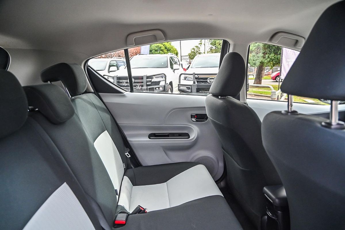 2013 Toyota Prius C NHP10R