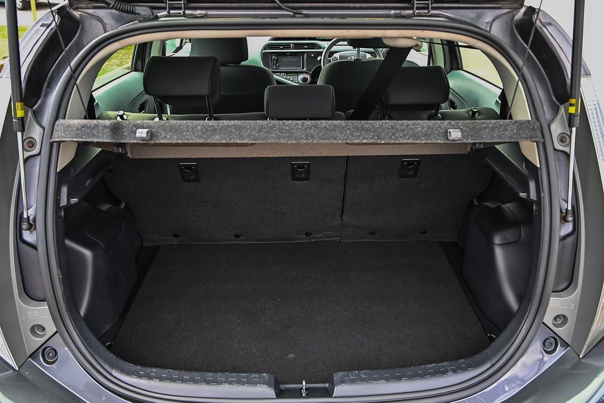 2013 Toyota Prius C NHP10R