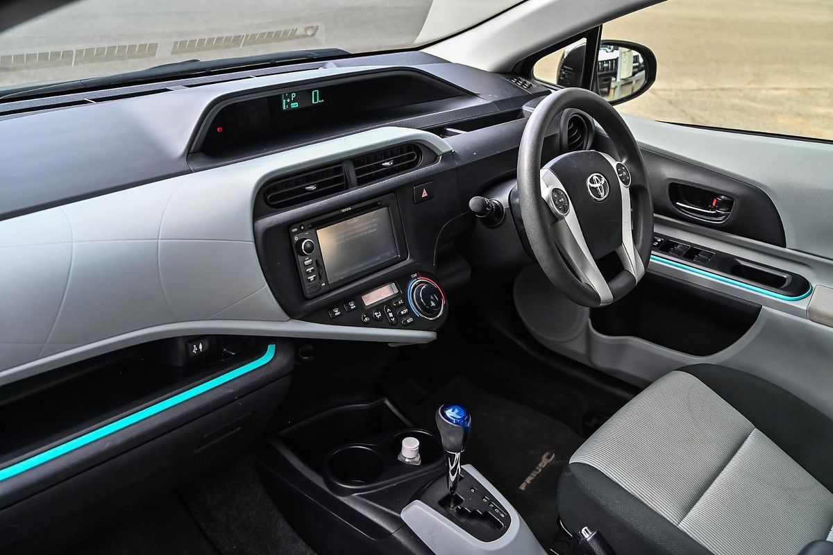 2013 Toyota Prius C NHP10R