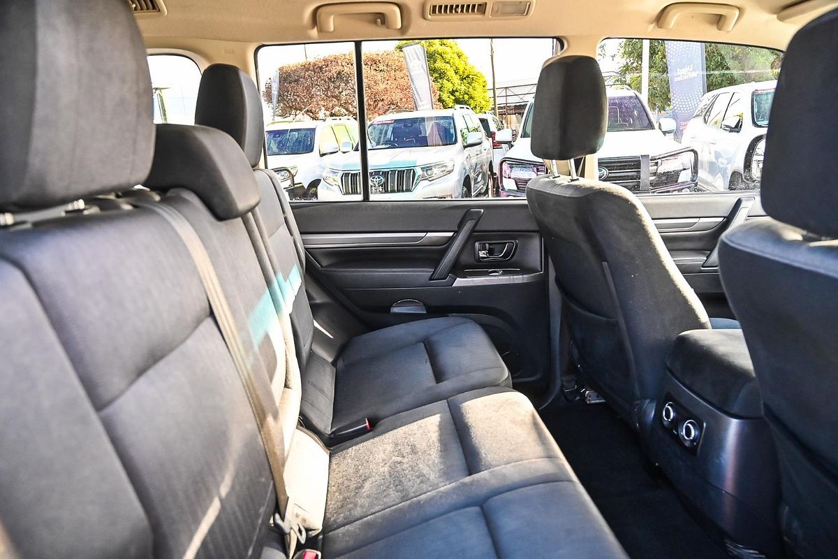 2020 Mitsubishi Pajero GLX NX