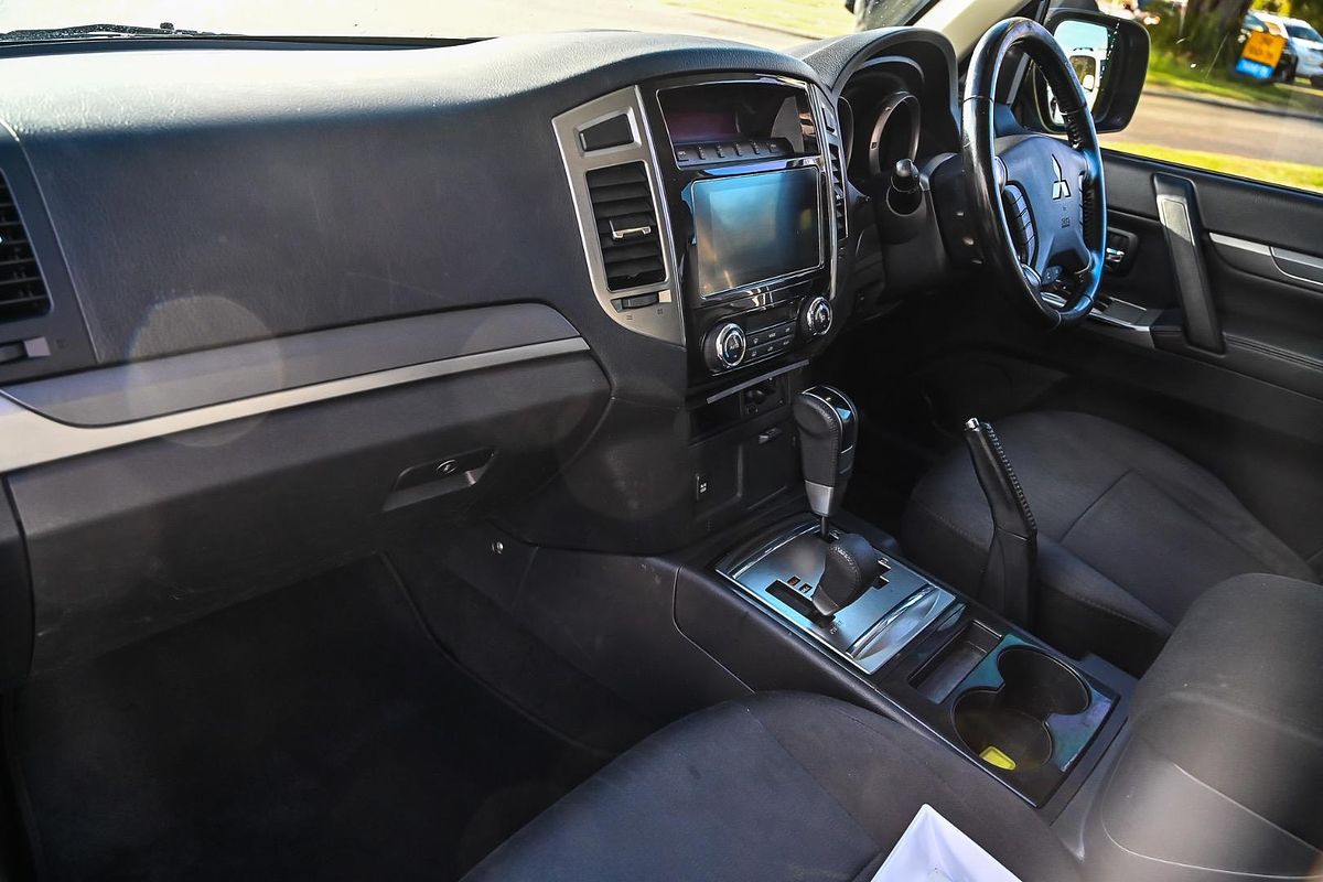 2020 Mitsubishi Pajero GLX NX