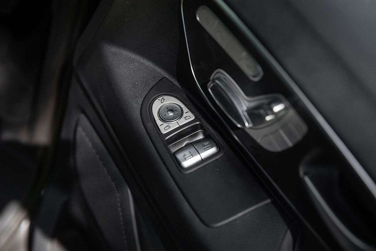 2021 Mercedes-Benz Valente 116CDI 447