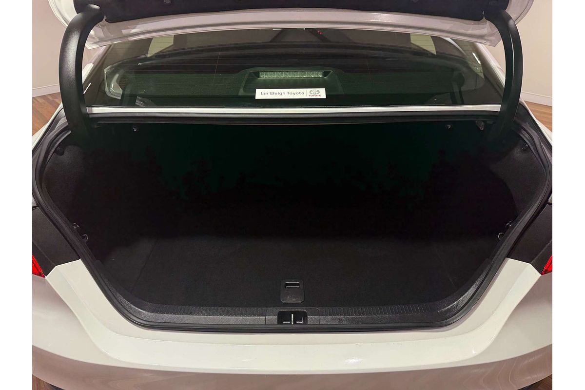 2019 Toyota Camry Ascent ASV70R