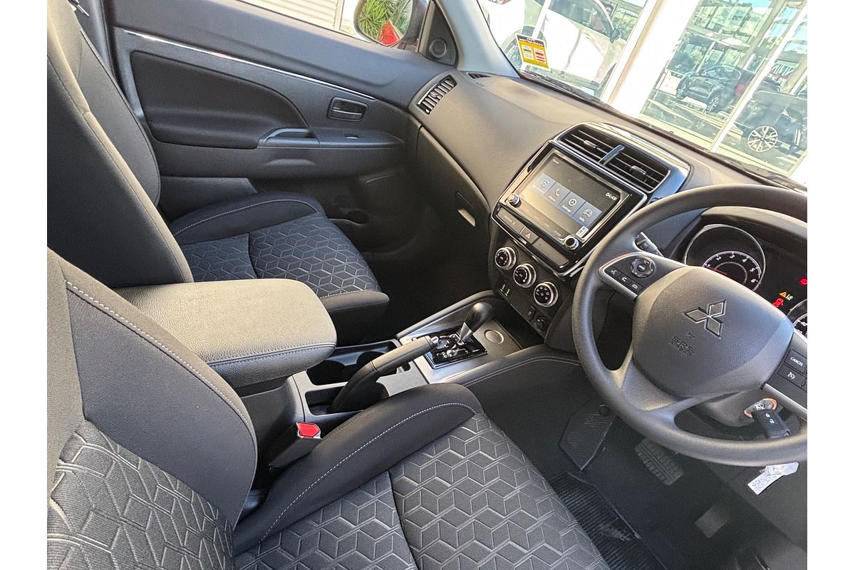 2025 Mitsubishi ASX ES XD
