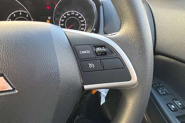 2025 Mitsubishi ASX ES XD