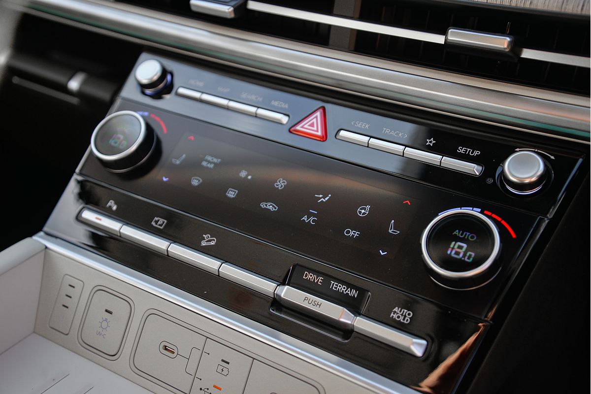 2025 Hyundai Santa Fe Calligraphy MX5.V1