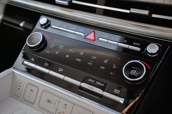 2025 Hyundai Santa Fe Calligraphy MX5.V1