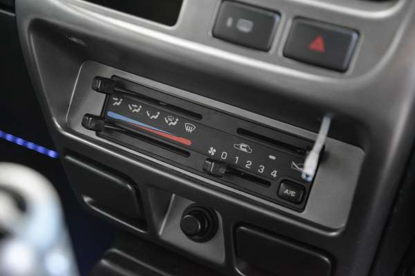 2013 Nissan Navara ST-R D22 4X4