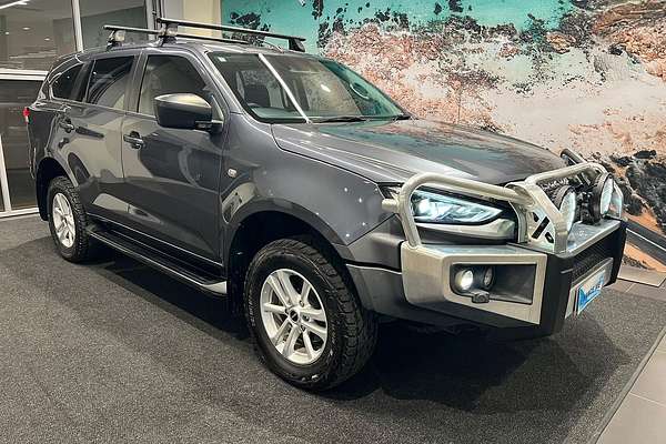 2022 Isuzu MU-X LS-M