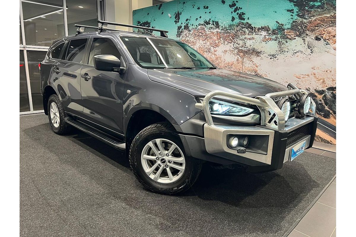 2022 Isuzu MU-X LS-M