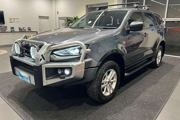 2022 Isuzu MU-X LS-M