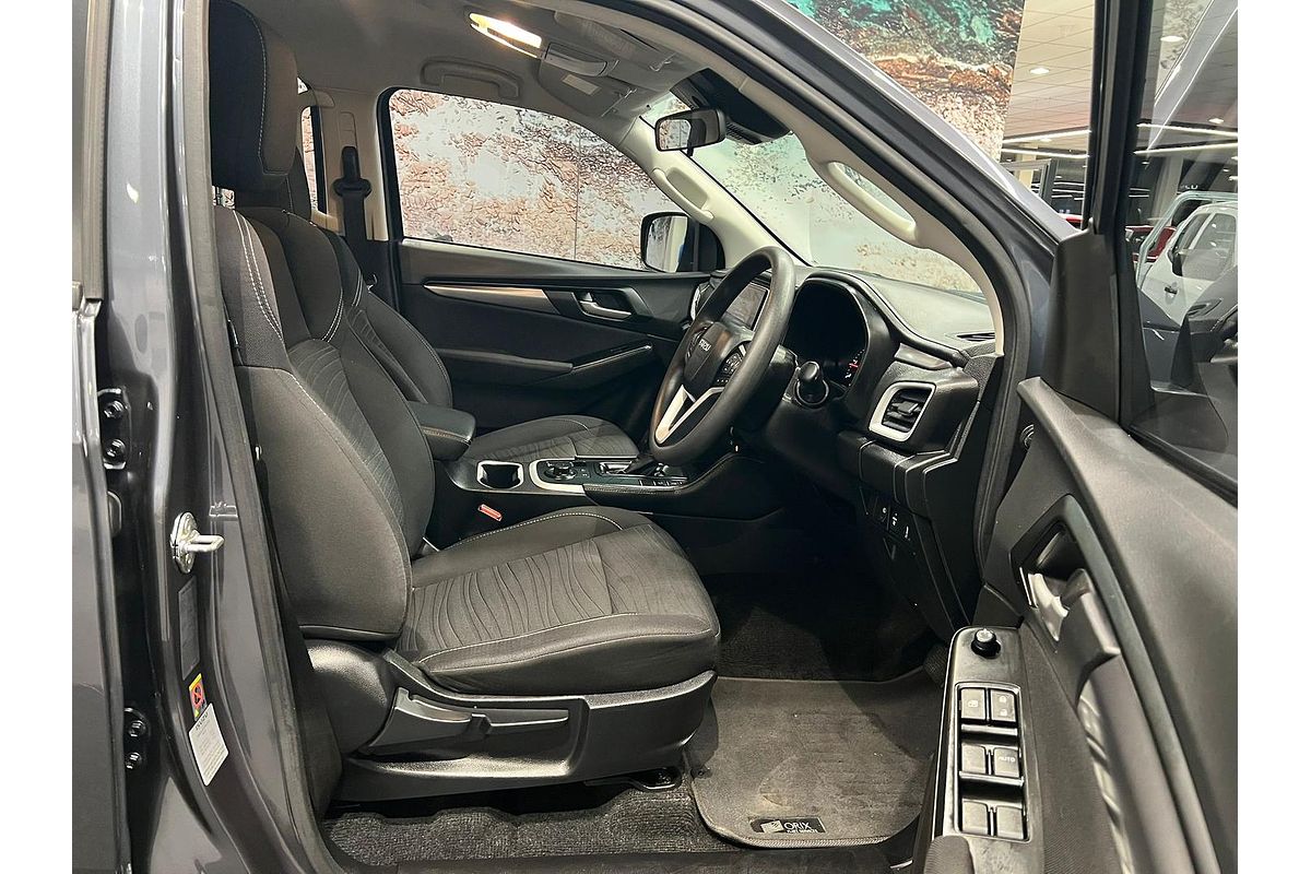 2022 Isuzu MU-X LS-M