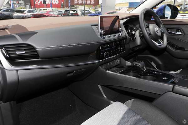 2024 Nissan X-TRAIL ST T33