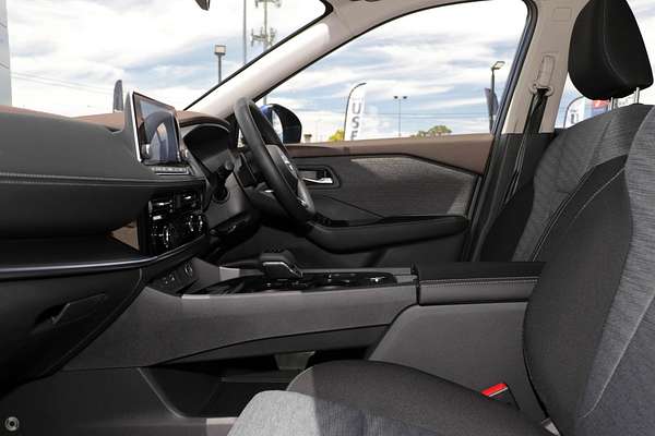 2024 Nissan X-TRAIL ST T33