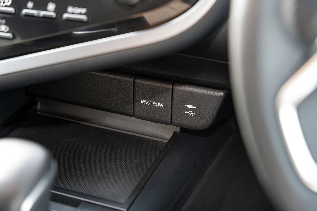 2020 Toyota Camry Ascent Sport AXVH71R