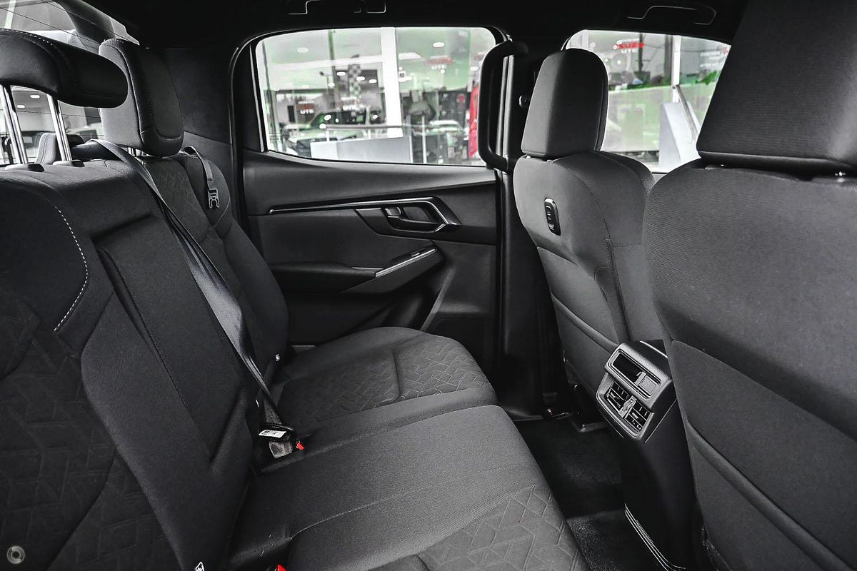 2025 Isuzu D-MAX X-RIDER 4X4