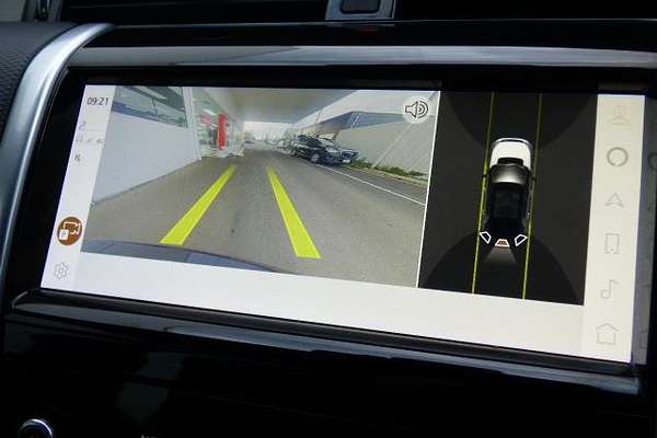 2022 Land Rover Discovery Sport P250 R-Dynamic SE L550