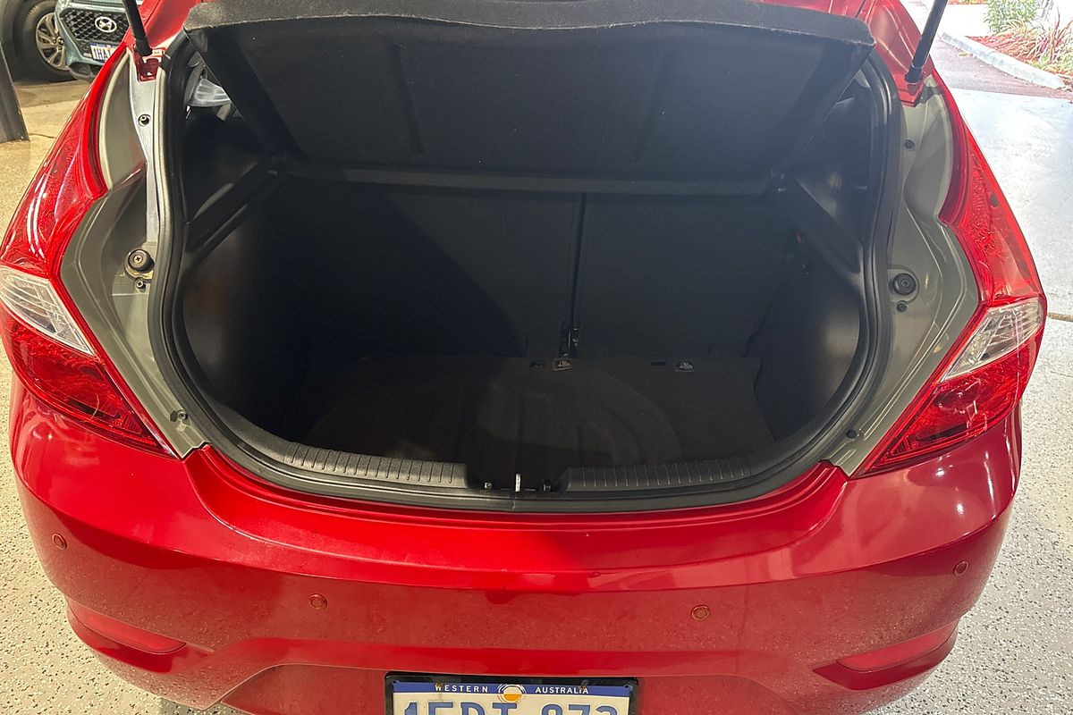 2012 Hyundai Accent Active RB
